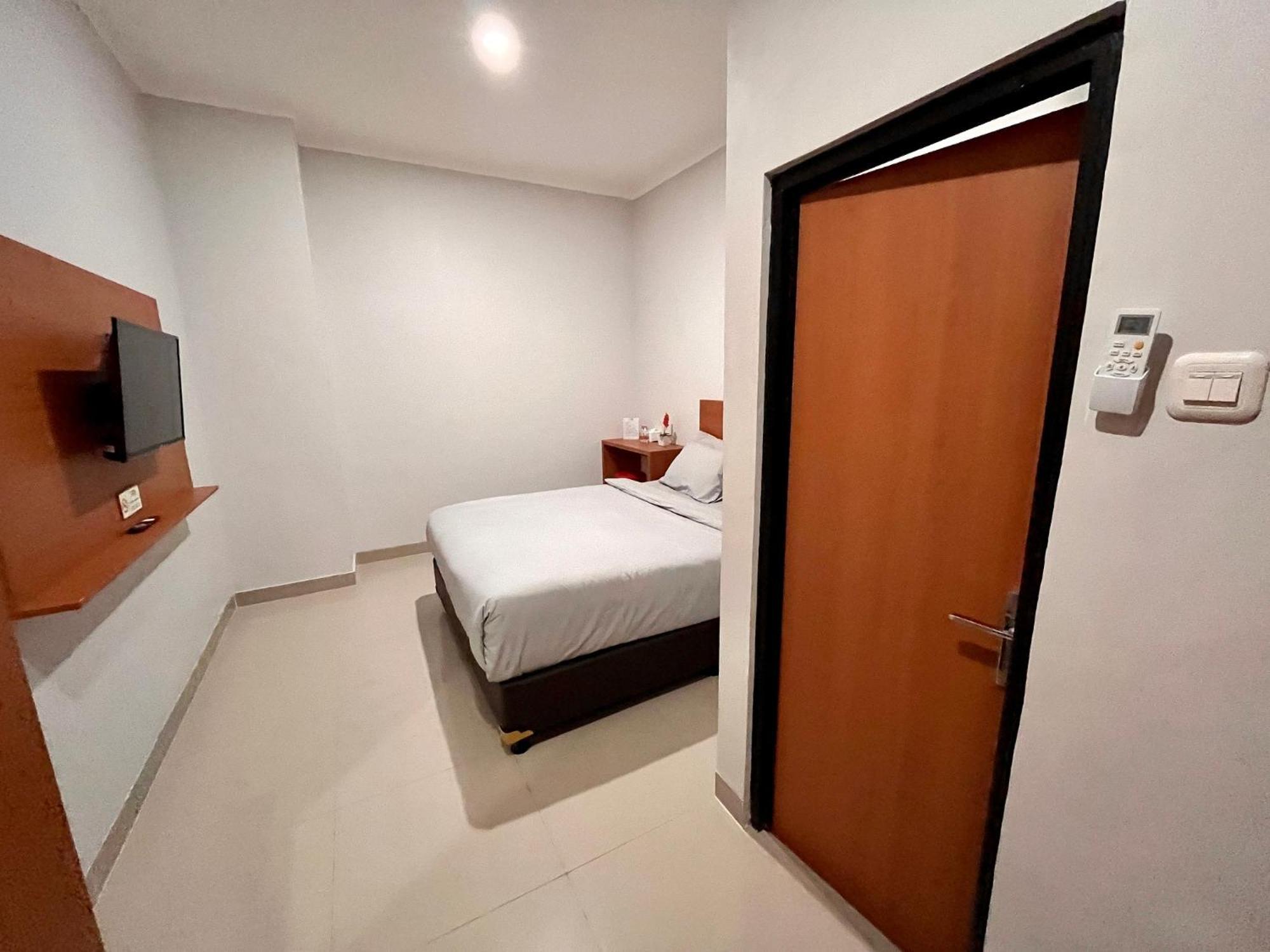 Bintaro 24 Hotel Jakarta Luaran gambar